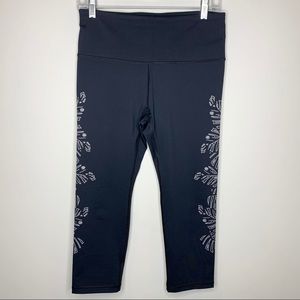 GAP FIT G Fast Black Capri Leggings Medium